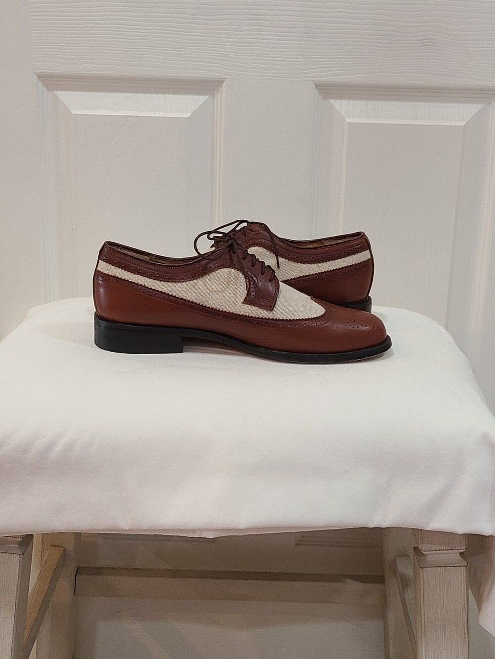 Leather Classics Men's Two-Tone Brown and Cream Wingtip Oxfords Vintage - Picture 10 of 16